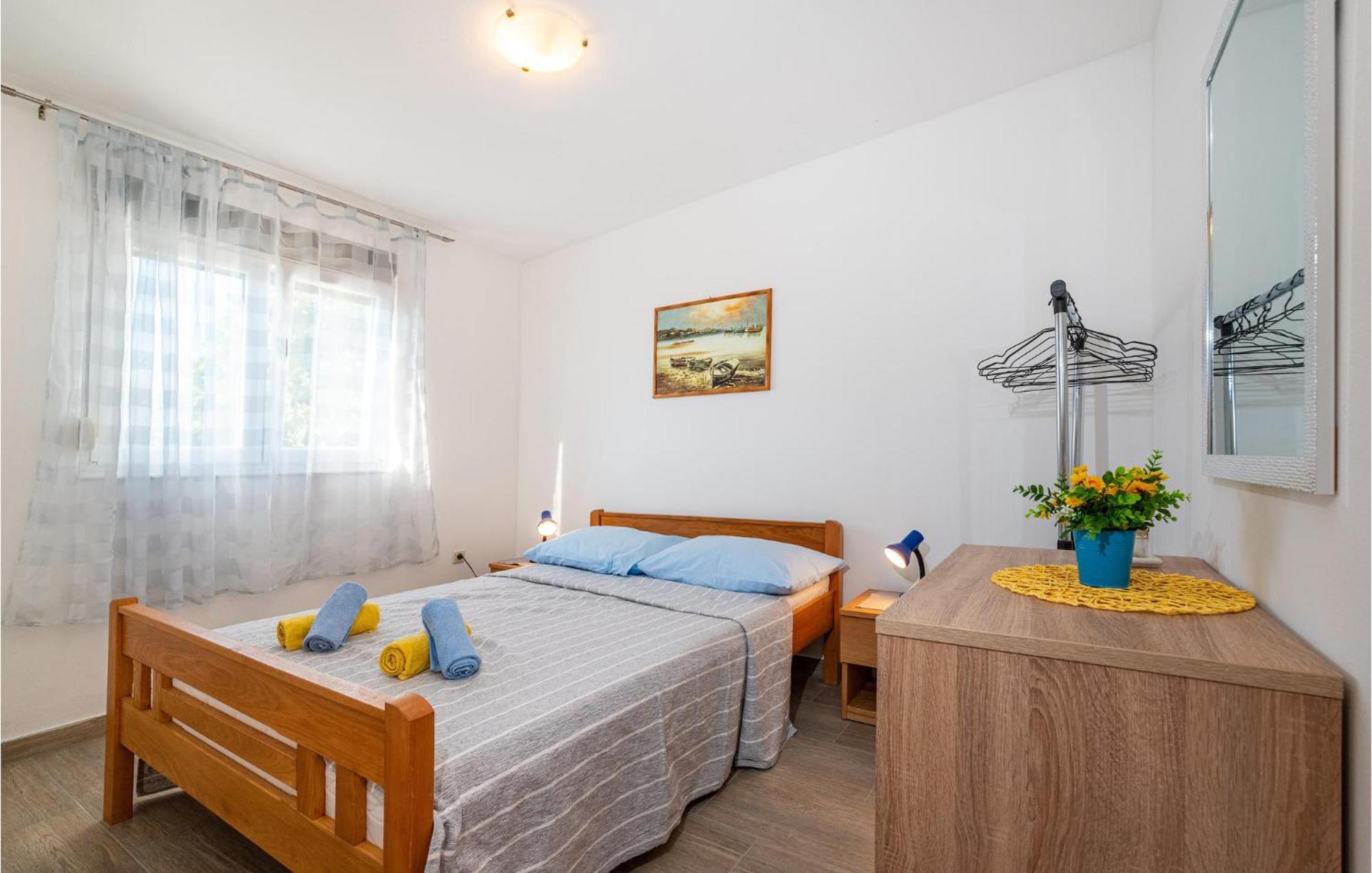 Beautiful Home In Rovanjska With Wifi Zewnętrze zdjęcie