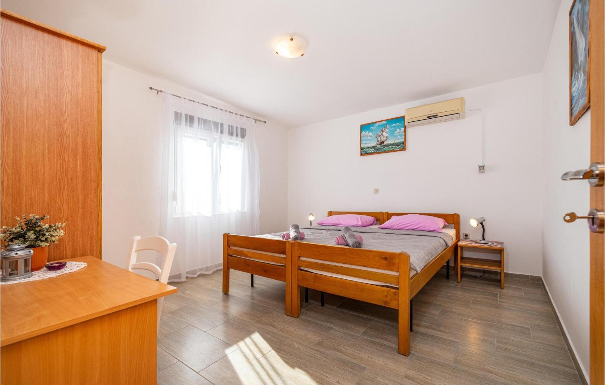Beautiful Home In Rovanjska With Wifi Zewnętrze zdjęcie