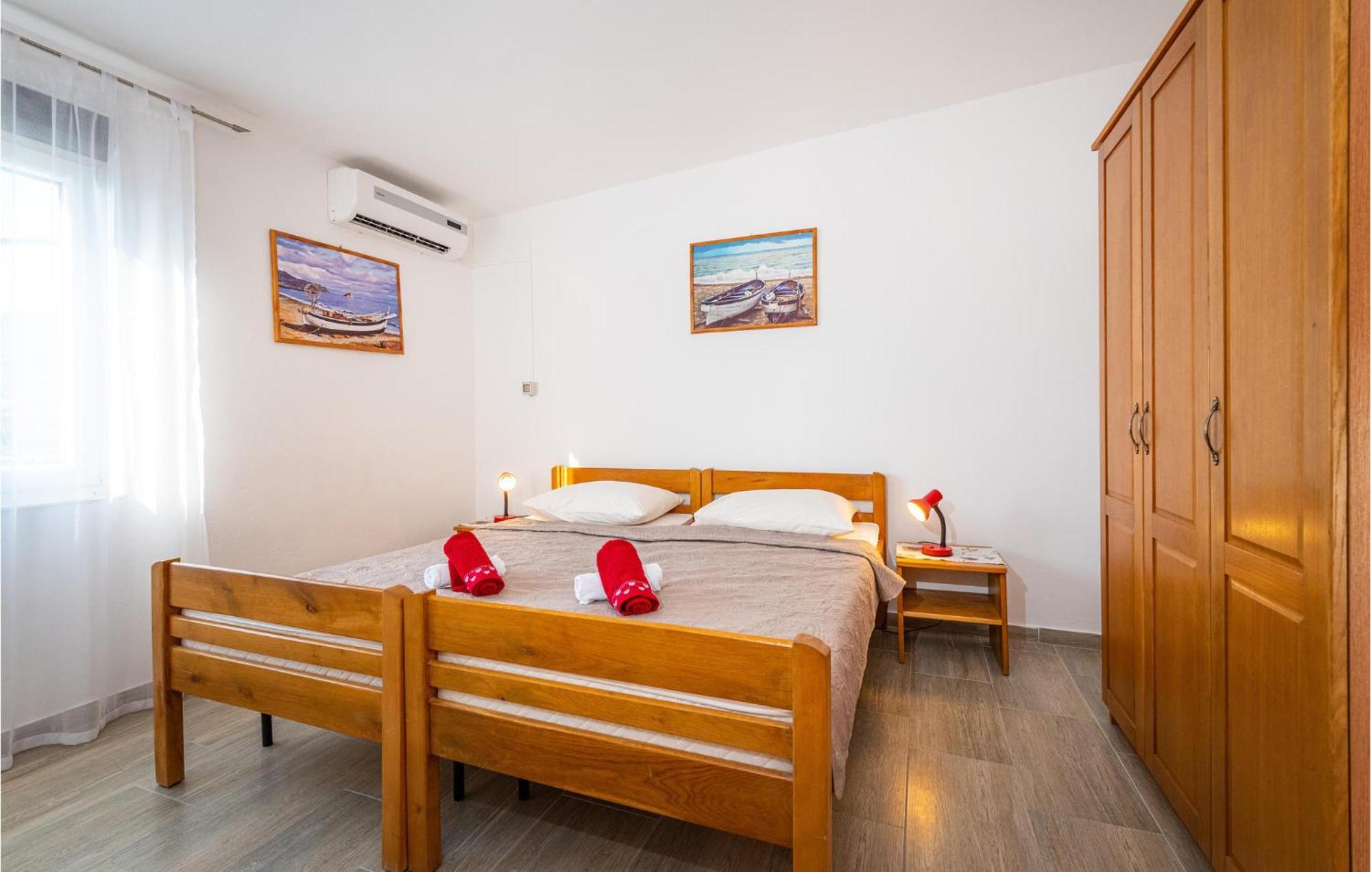 Beautiful Home In Rovanjska With Wifi Zewnętrze zdjęcie