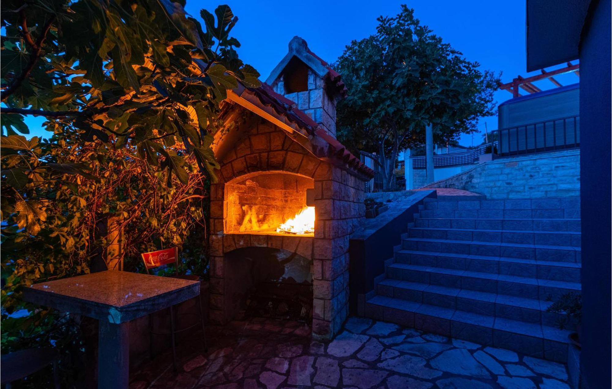 Beautiful Home In Rovanjska With Wifi Zewnętrze zdjęcie